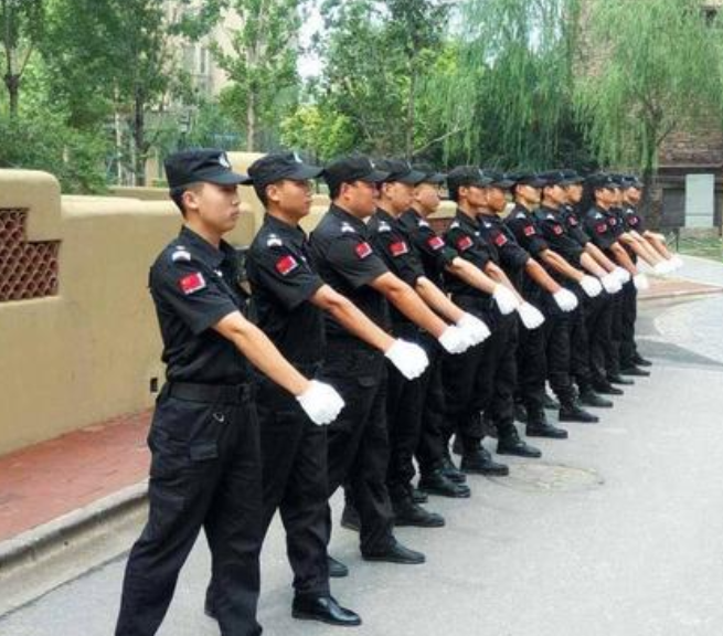 青岛保安公司：大门保安在工作中的主要职责